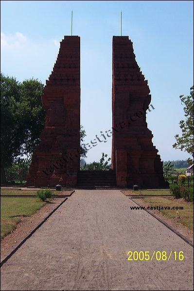 Wringinlawang Temple - The Gate Way To Mojopahit Kingdom