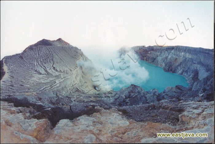 ijen crater