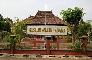 Anjuk Ladang Museum