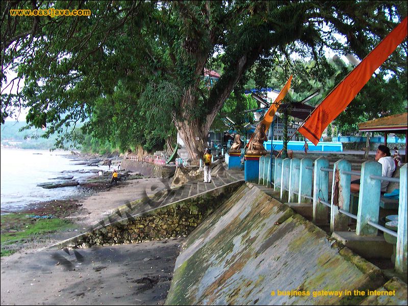 Popoh Beach Tourism Is Famous Beach In Tulungagung That Offer Its Beautiful And Nature Scenery