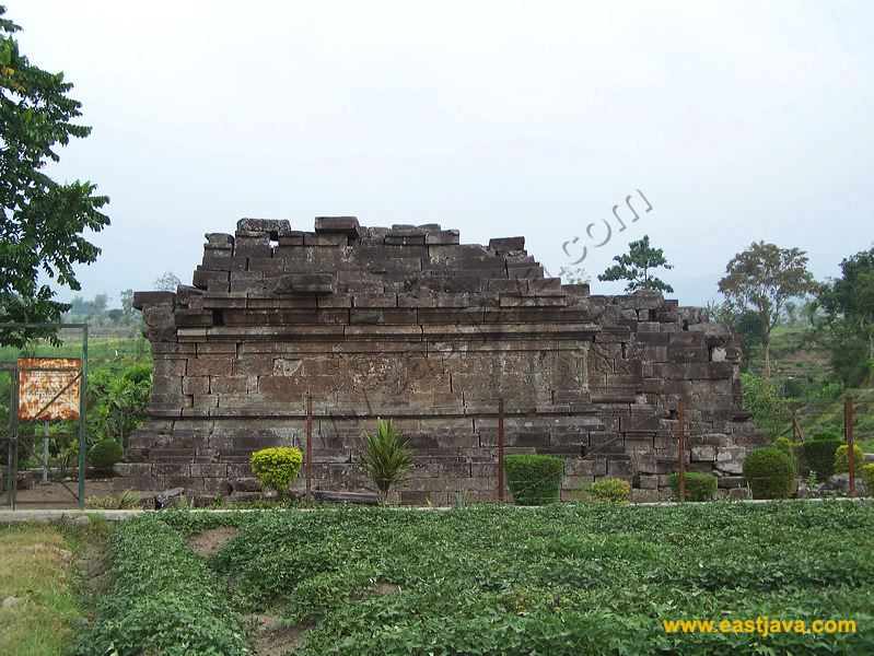 cungkup_temple_03.jpg