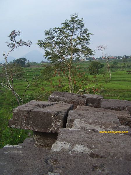 cungkup_temple_11.jpg