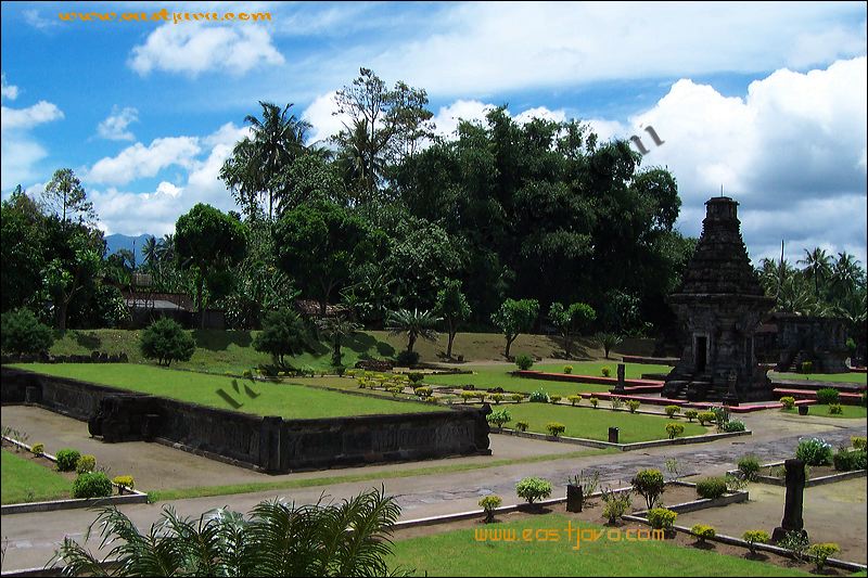 penataran-temple-09.jpg