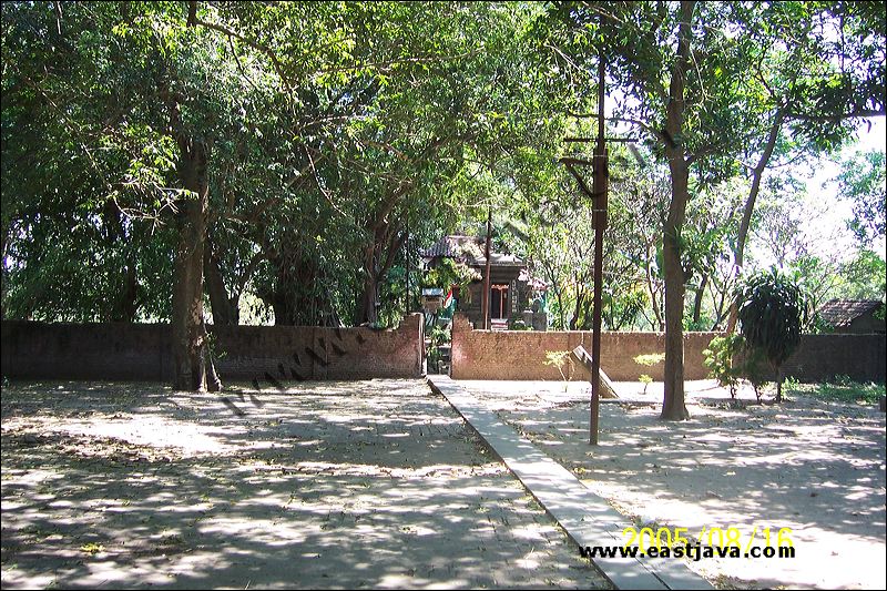 PENDOPO AGUNG - Trowulan Mojokerto : Specific Building With Mojopahit Nuance