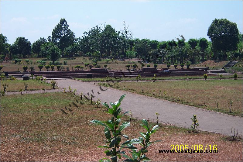 TIKUS TEMPLE - Replica Of Mahameru Sites