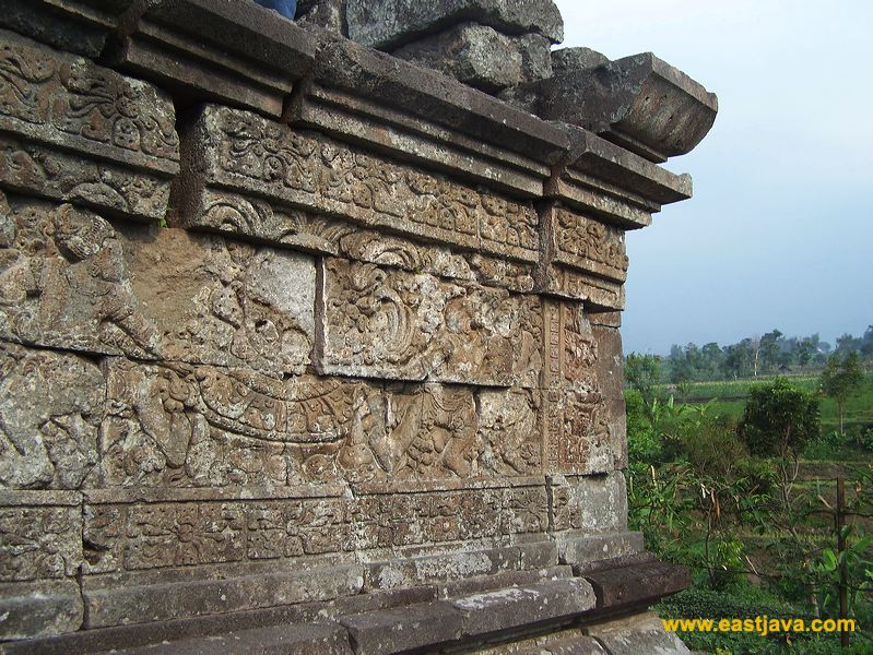 cungkup_temple_05.jpg