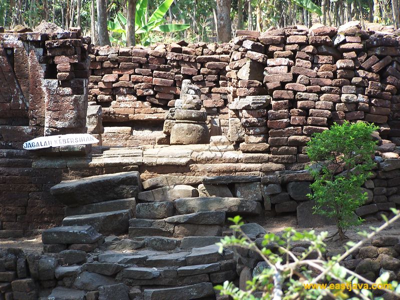 pasetran__temple_03.jpg