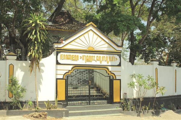 Nganjuk Tourism Syeh Suluki Graveyard