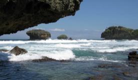 images/gallery/srau/srau-beach-pacitan-east-java-2.jpg