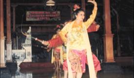 ../galleries/traditional-art/preview/pecut_dance_01.jpg