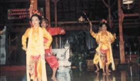 galleries/traditional-art/preview/pecut_dance_02.jpg