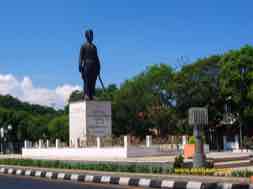 images/gallery/soedirman_monument/soedirman-monument-02.jpg