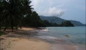 images/gallery/karanggongso/karanggongso_beach_014.jpg