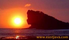 images/gallery/watu-karung/watu-karung-beach-pacitan-east-java-6.jpg