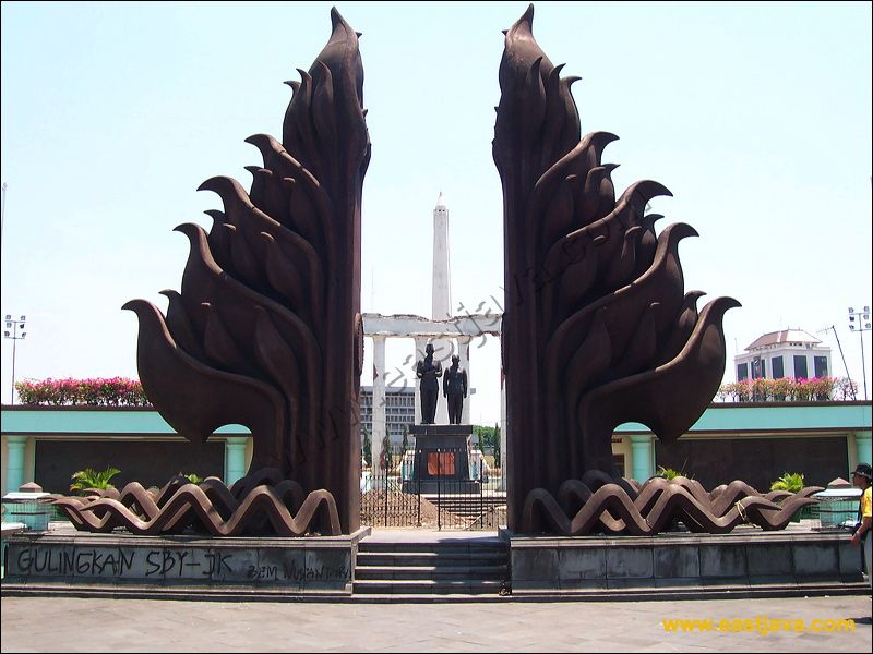 Tugu Pahlawan Surabaya Is The Symbol Of Heroic Spirit