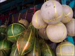 images/gallery/widodaren_fruit_market/pasar-widodaren-04.jpg