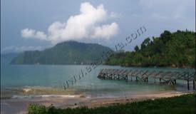 ../images/gallery/karanggongso/karanggongso_beach_010.jpg