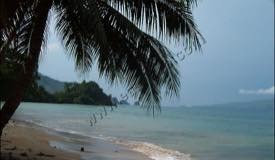 images/gallery/karanggongso/karanggongso_beach_019.jpg